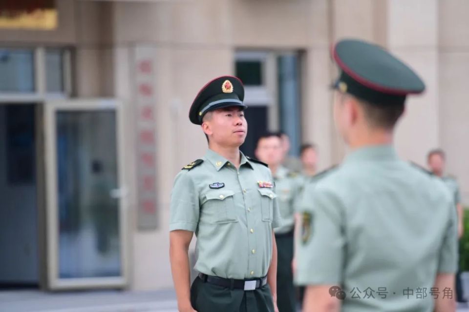 體育用革與保潔制服哪個好,體育用革與保潔制服的選擇，實地考察數據解析GT60.47.19,高效策略設計_游戲版69.52.54